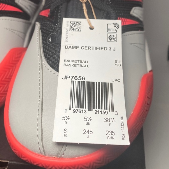 Adidas Dame Certified 3 J Basketball Shoes Youth Size 6 Gray/Black/Red) - Picture 14 of 14